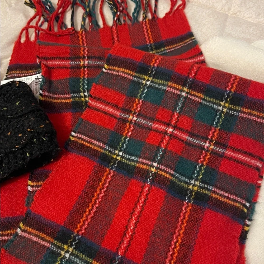 Winter Hat and Scarf bundle - Picture 2 of 5